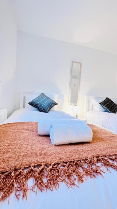 New Fully Furnished Cosy Home Balderton Экстерьер фото