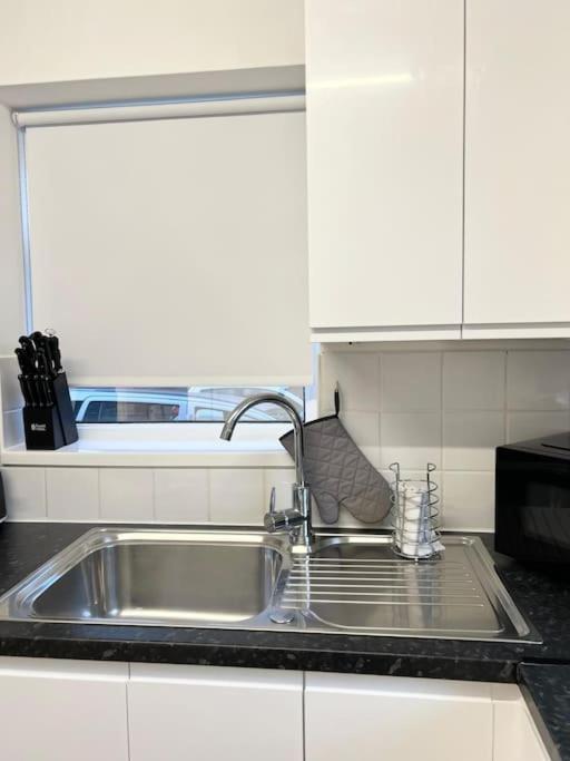 New Fully Furnished Cosy Home Balderton Экстерьер фото