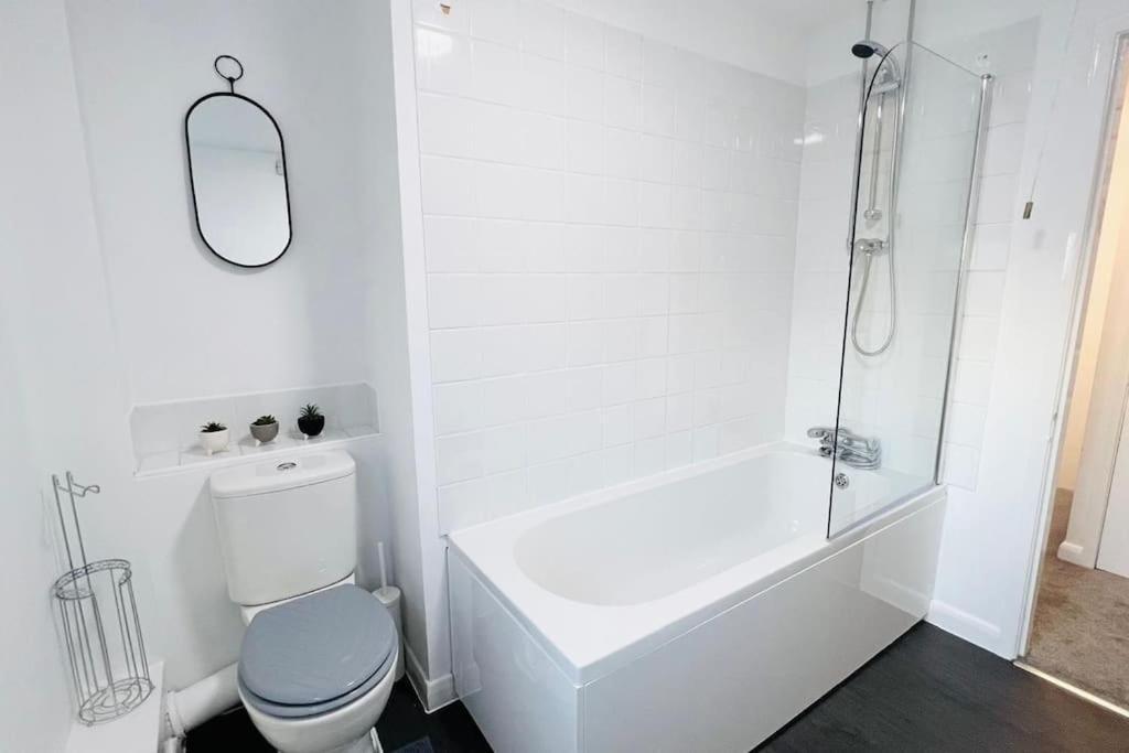 New Fully Furnished Cosy Home Balderton Экстерьер фото
